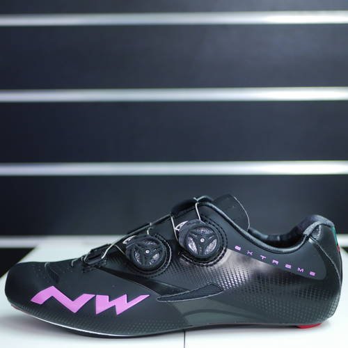 Road cycling shoes NORTHWAVE Extreme Tech Plus 2 x BOA full CARBON black / fuxia