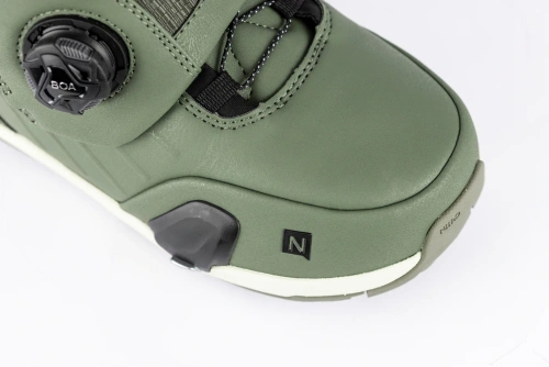 NITRO Step On ® + Profile TLS 2026: snowboard bindings + boots | HEAT Modlable | BOA ® | The Ultimate Fit & Convenient Interface | shadow & black