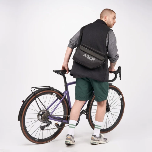 AEVOR Frame Bag Large PROOF Black 4.5l | torba rowerowa na / pod ramę | 2-in-1 | CROSSBODY BAG | WATERPROOF 13K