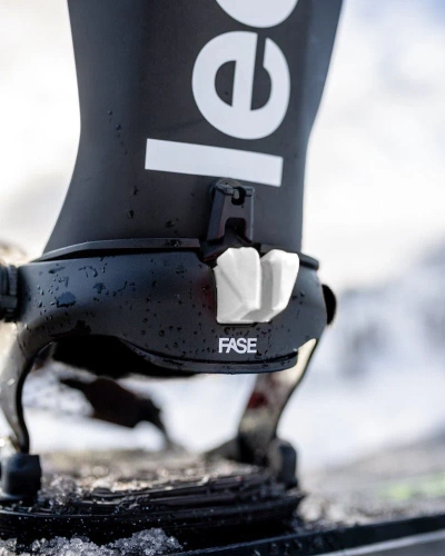 BATALEON Blaster AW FASE ® | snowboard bindings | AsymWrap™ | white